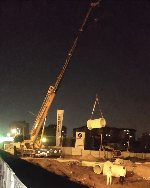 云安区“弯臂矫正”—— 吊车的 “形变补偿” 技术