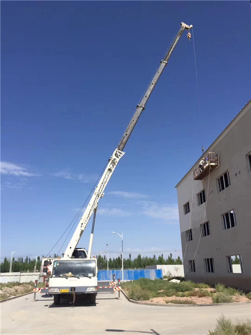 云安区“轻装强干”—— 吊车的 “轻量化臂架” 技术